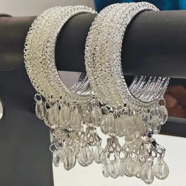 Kodi Kalira Latkan Studded Bangles (Pack of 8)