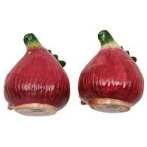 Onion Shaped Salt & Pepper Container (pack of 2)